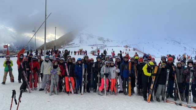 Initiation au ski à Saint Lary pour les quatrièmes